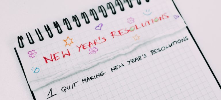 Perché i buoni propositi per l’anno nuovo non si realizzano mai (e come riuscirci davvero)